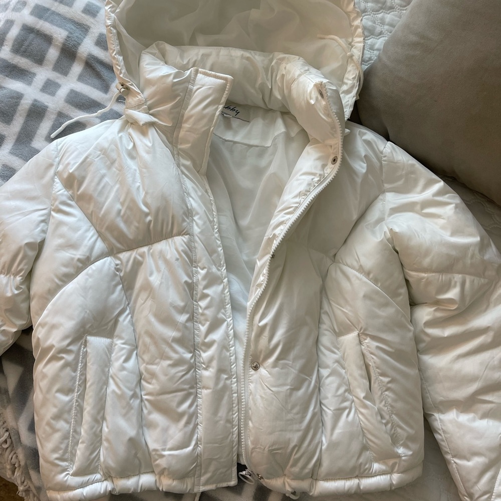 Sebby White Puffer Jacket size Small